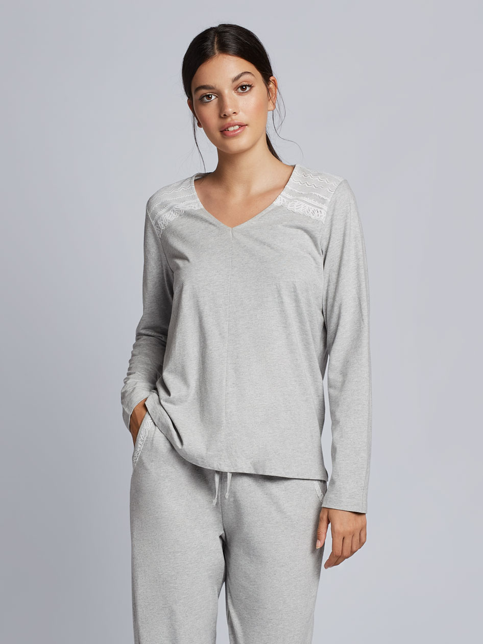 Pijama gris con encaje de Gisela