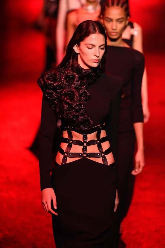 Tendencias otoño 2022: corset (Roberto Cavalli)