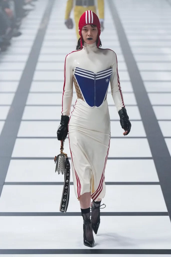 Tendencias otoño 2022: corset (Gucci)